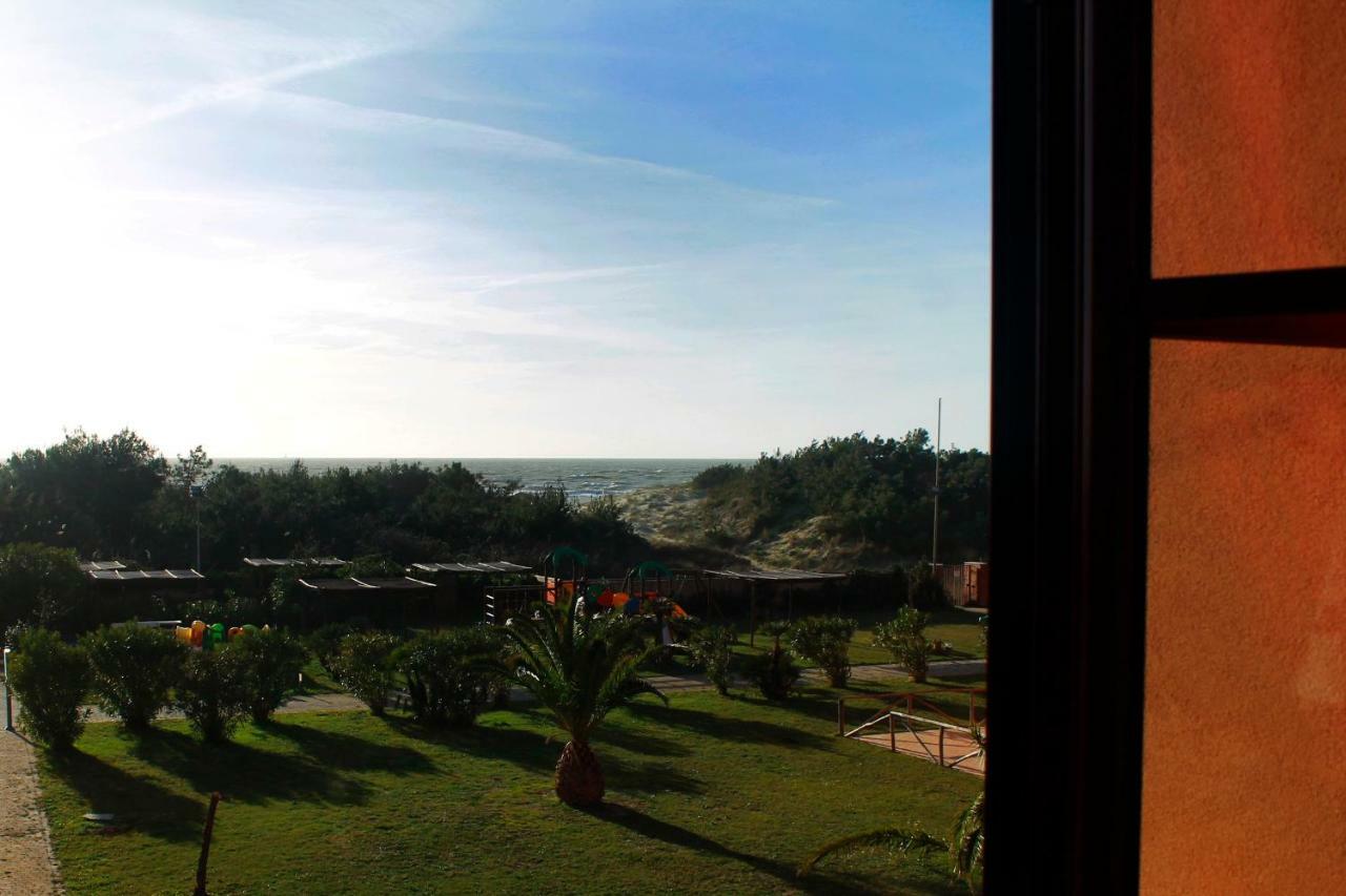 Appartamento Vicino Alla Spiaggia กาลัมโบรเน ภายนอก รูปภาพ