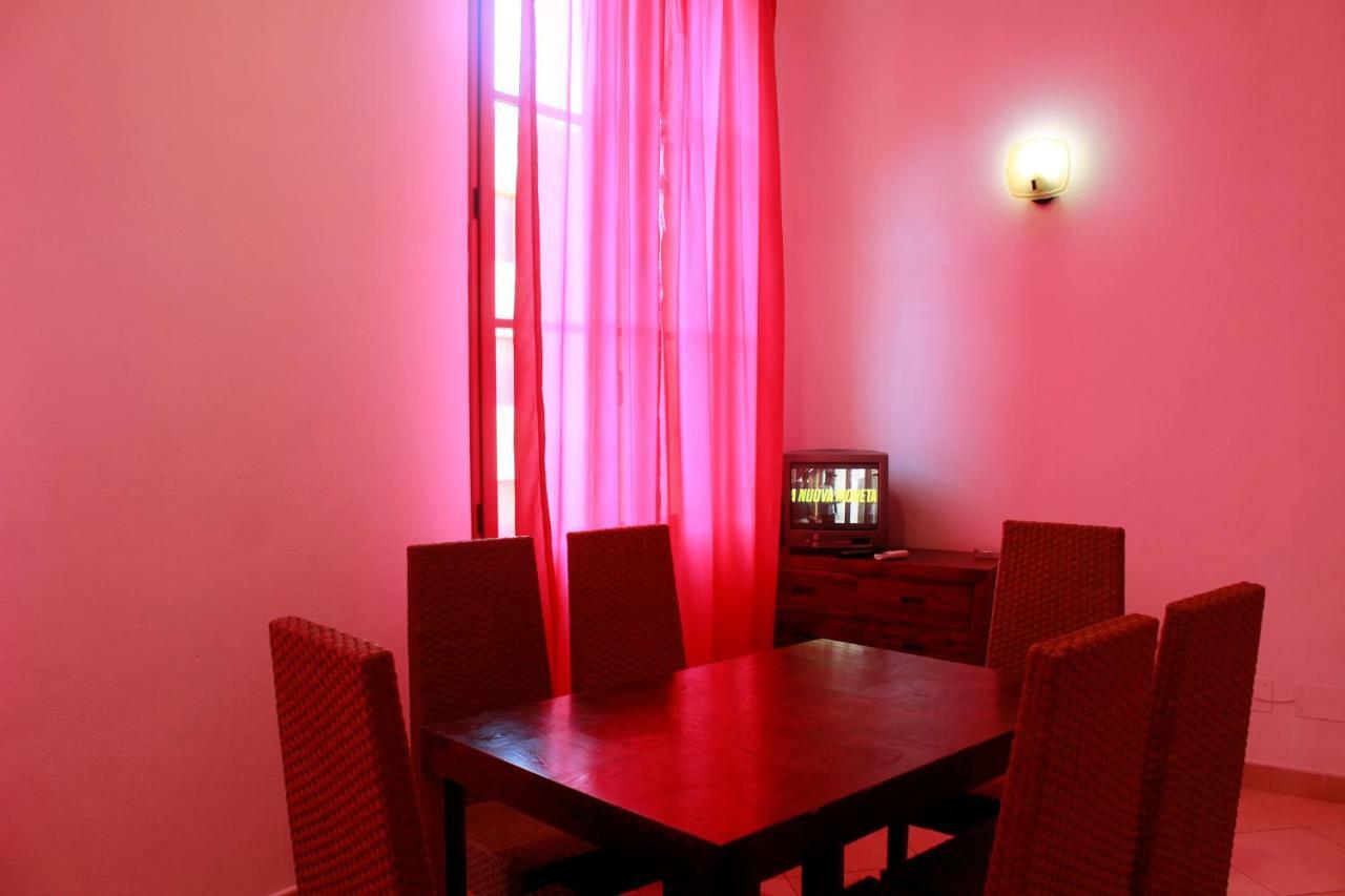 Appartamento Vicino Alla Spiaggia กาลัมโบรเน ภายนอก รูปภาพ