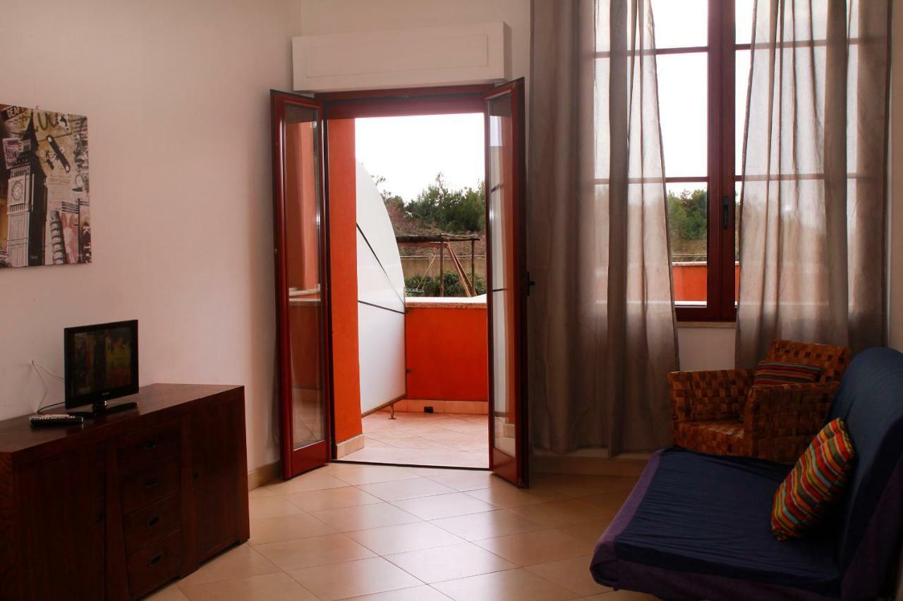 Appartamento Vicino Alla Spiaggia กาลัมโบรเน ภายนอก รูปภาพ
